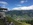 Ausblick ins Tal bei strahlend blauem Himmel.